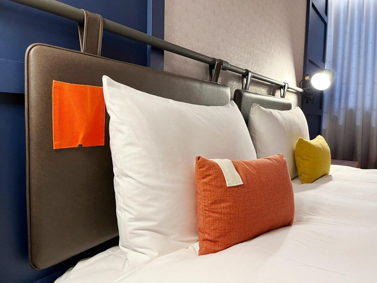 Olah Poshtel - Taichung Station Hotel Exterior photo